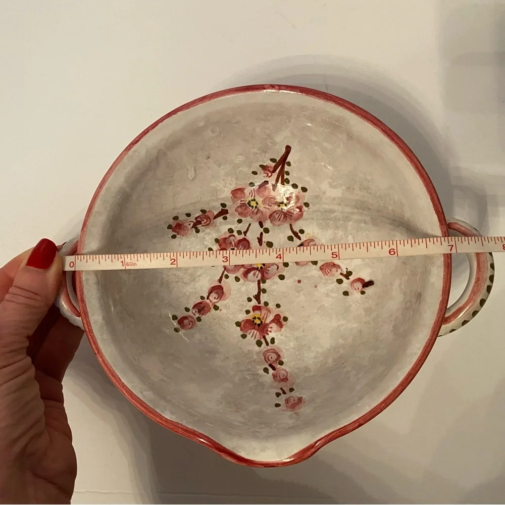 DERUTA ITALY VINTAGE HAND PAINTED POTTERY BOWL PINK FLORAL HANDLES SPOUT HOME